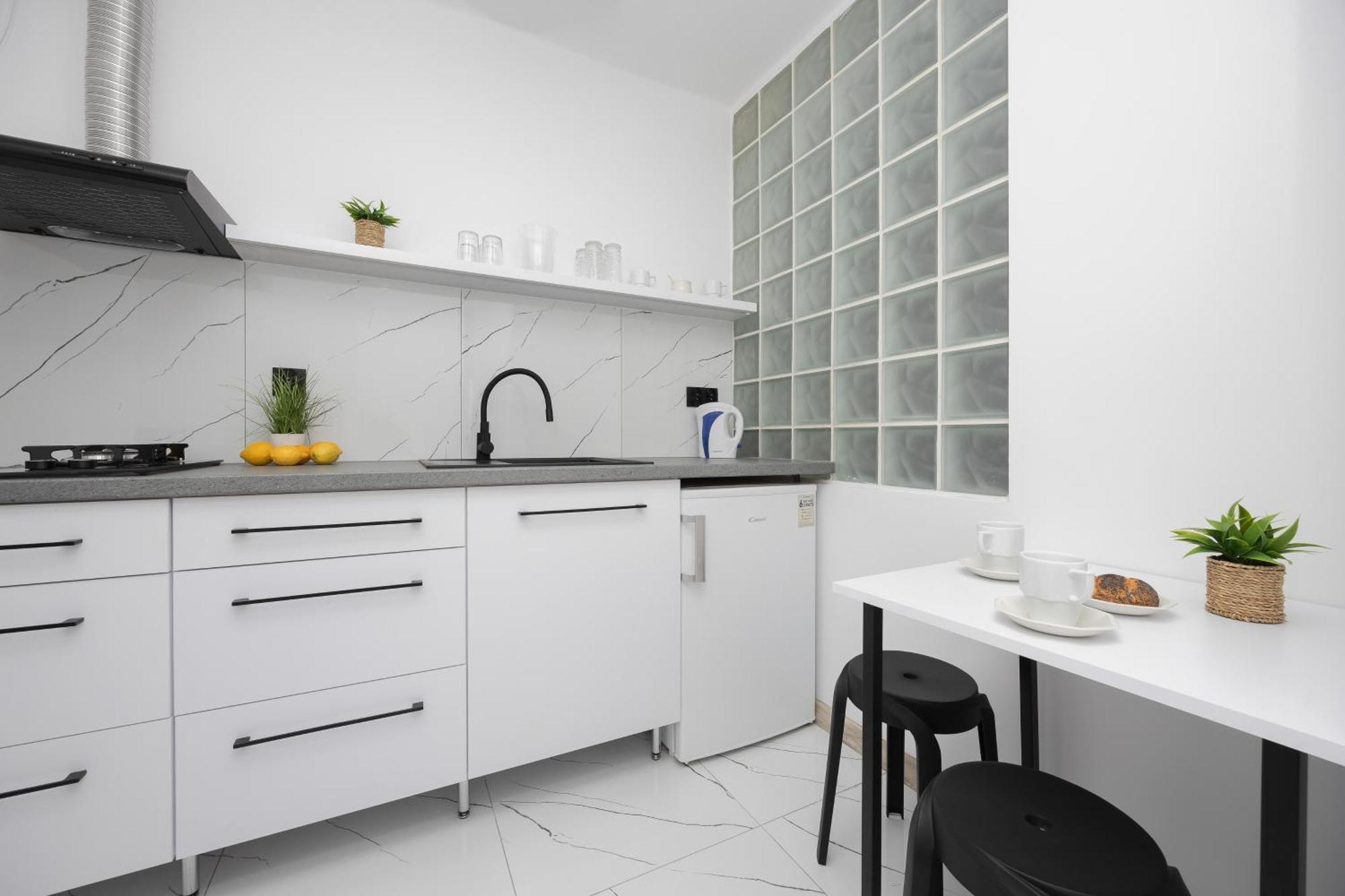Leilighet Bright Wola Ideal For Remote Work By Renters